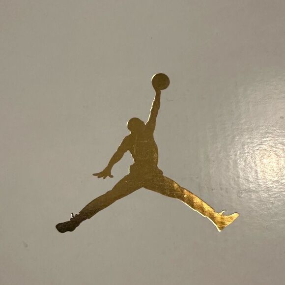 Women’s Jordan 1 Low UNC - Picture 10 of 10